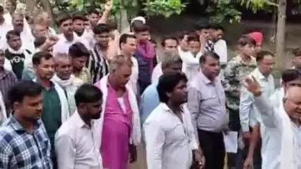 निवाई: गांव केरोद में डॉ भीमराव अंबेडकर की मूर्ति खंडित करने के मामले में SDM को CM के नाम सौंपा ज्ञापन