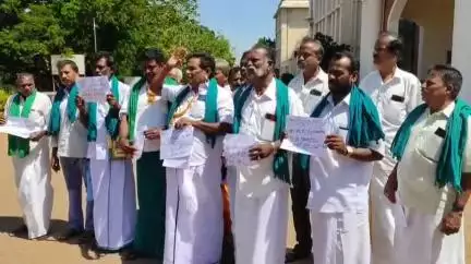 தஞ்சாவூர்: கலெக்டர் அலுவலகத்தில் விவசாயிகளை ஒருமையில் பேசி தாக்க முயன்ற காவல் உதவி ஆய்வாளர்