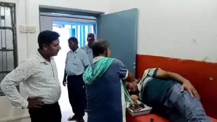 अमरपुर: सिझुआ के पास सड़क पर बकरी आने से बाइक सवार दो शिक्षक जख्मी, एक रेफर