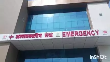 मुंगेर: मुंगेर में वाहन ने दो राजमिस्त्रियों को टक्कर मारी, एक गंभीर रूप से घायल, पुलिस जांच कर रही है