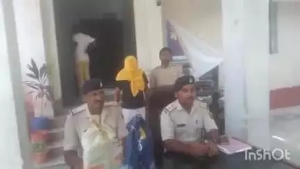 कृत्यानंद नगर: थाना पुलिस ने गुप्त सूचना के आधार पर बेला रिकाबगंज पंचायत से विदेशी शराब के साथ एक अभियुक्त को किया गिरफ्तार