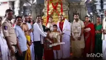 భద్రాచలం: పర్ణశాల సీతారామచంద్రస్వామి వారి మూలమూర్తులకు నెల్లూరుకు చెందిన సంతోష్ కుమార్ రెడ్డి-సాహిత్య దంపతులు వెండి కవచాలు అందజేత