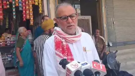 भिवानी में  जालान हस्पताल के पास ठप्प सीवरेज व्यवस्था के विरोध में जन स्वास्थ्य अभियांत्रिकी विभाग के खिलाफ प्रदर्शन कि