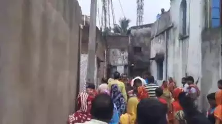 কাশীপুর: রথ যাত্রার দিন পূন্য লগ্নে পলাশকোলা গ্রামে খুঁটি পূজার মধ্য দিয়ে মা দুর্গার মন্ডপ তৈরির কাজ শুরু হল