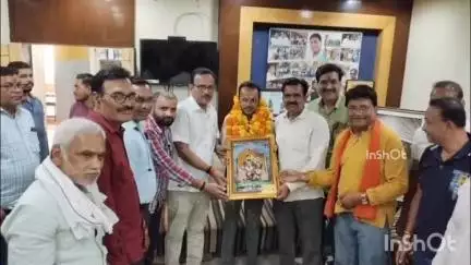 होशंगाबाद नगर: सोहागपुर विधायक ने भाजपा जिला मीडिया प्रभारी से भाग्यश्री लॉज में मुलाकात कर जन्मदिन की शुभकामनाएं दीं