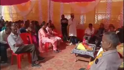 टिहरी: जिला मुख्यालय के समीप चवालखेत को जोड़ने वाली सड़क मार्ग के डामरीकरण को लेकर विधायक किशोर उपाध्याय के साथ हुई बैठक