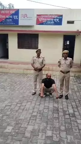 फुलेरा मु. सांभर: दूदू थाना पुलिस ने मोटरसाइकिल चोर गिरोह का खुलासा करते हुए एक शातिर बदमाश को गिरफ्तार किया, चोरी की एक मोटरसाइकिल बरामद