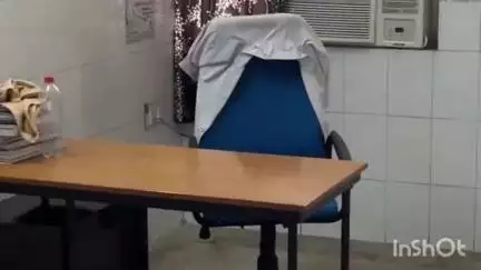 डुमरांव: अनुमंडलीय अस्पताल डुमरांव में ओपीडी के चिकित्सक छुट्टी पर, आयुष चिकित्सक लिख रहे अंग्रेजी दवा