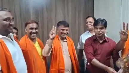 बोध गया: उच्च न्यायालय के फैसले के बाद बोधगया नगर परिषद की उपसभापति कौसमी देवी कार्यालय पहुंचीं, कार्यपालक अभियंता से की मुलाकात