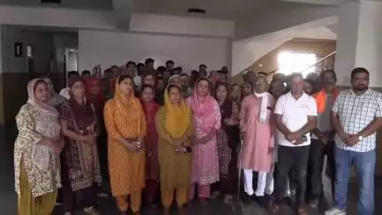 ऊना: चताड़ा पंचायत की प्रधान के निलंबन पर ग्रामीणों का गुस्सा फूटा, विरोध में पूरी पंचायत ने दिया सामूहिक इस्तीफा
