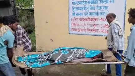 सिमडेगा: सिमडेगा के टापूडेगा गांव में पानी भरने के दौरान फिसलकर गिरने से युवक की मौत, पुलिस जांच में जुटी