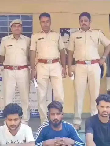 अलवर: कोतवाली पुलिस ने बाइक चोरी के 3 आरोपियों को किया गिरफ्तार, 1 नाबालिग को किया निरुद्ध
