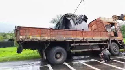मावळ: नायगाव मुंबई पुणे महामार्गाच्या साईट पट्ट्या खचल्याने अपघात