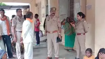 बबेरू: जमुनिहा पुरवा में युवती ने फांसी लगाकर की आत्महत्या, परिवार में मचा कोहराम, पुलिस ने शव को पोस्टमार्टम के लिए भेजा