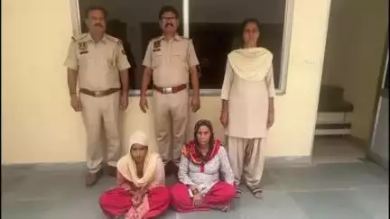 जयपुर: करधनी थाना पुलिस ने ई-रिक्शा में बैठकर मुसाफिरों की जेब काटने वाली दो महिलाओं को किया गिरफ्तार, नकदी और आभूषण चुराए