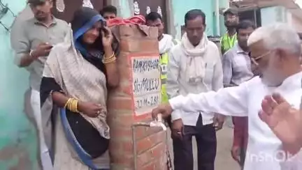 उरई: ग्राम सालघाट, पचोखरा के मंत्री स्वतंत्र देव सिंह ने नमामि गंगे योजना के तहत किया निरीक्षण, अधिकारियों को दिए निर्देश