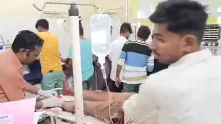 सीतापुर: अरथाना के पास तेज रफ्तार ऑटो नियंत्रित होकर सड़क पर पलटा, ऑटो चालक गंभीर रूप से घायल