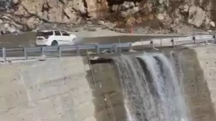 हंगरंग: किन्नौर के मलिंग नाला उफान पर, NH-5 पर आवाजाही के दौरान बना हुआ खतरा