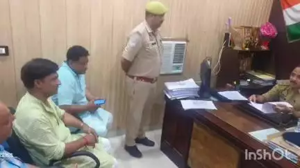 नजीबाबाद: सावन माह में व्यापारियों ने बाहर से सामान आने में परेशानी के विषय में तहसील पहुंचकर सीओ नजीबाबाद से की मुलाकात