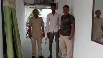 बंजरिया: जनेरवा के मुखिया से फोन पर ₹3 लाख की रंगदारी मांगने वाला युवक गिरफ्तार, शुक्रवार को भेजा गया जेल