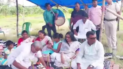 কুলতলি: গনেশ চন্দ্র মন্ডল ফ্যান ক্লাব ও সুন্দরবন চ্যারিটেবল ট্রাস্টের পঞ্চম বর্ষের সার্বজনীন  দূর্গা পূজার খুঁটিপূজা  কুলতলিতে