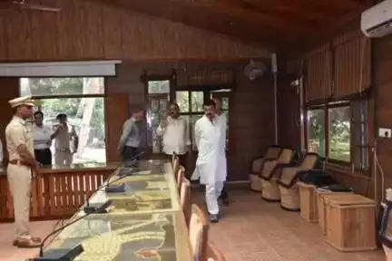 पंचकूला: वन एवं पर्यावरण मंत्री राव नरवीर ने वृक्षारोपण अभियान के तहत वन विभाग नर्सरी का किया अवलोकन