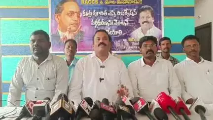 మాలలపై ముఖ్యమంత్రులు కుట్రలు పనుతున్నారు. తునిమీడియాతో ఆర్ఎస్ రత్నాకర్ నేషనల్ ప్రెసిడెంట్ ఫర్ రాక్స్ మాల మహానాడు