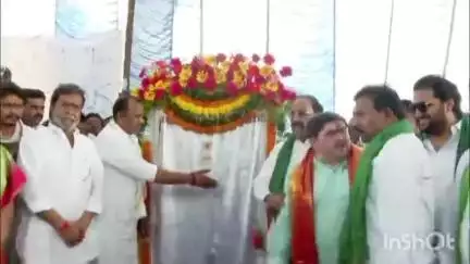 చిగురుమామిడి: కొత్తపల్లి నుంచి హుస్నాబాద్ వరకు నాలుగు వరుసల రహదారి అభివృద్ధి పనులకు శంకుస్థాపన చేసిన మంత్రులు