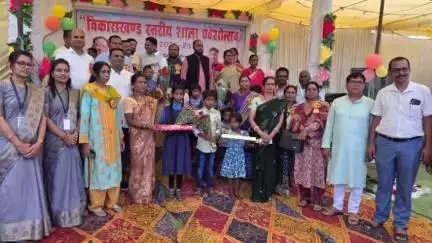 कोंडागांव: स्वामी आत्मानंद स्कूल दहीकोंगा में शाला प्रवेश उत्सव कार्यक्रम का आयोजन, जनपद पंचायत अध्यक्ष भी हुईं शामिल