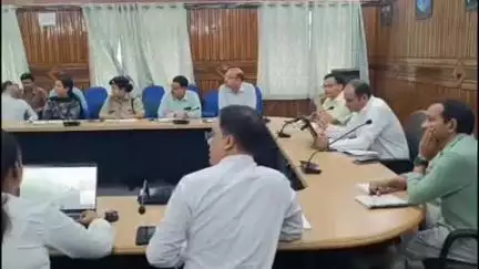 चम्पावत: शारदा कॉरिडोर परियोजना को लेकर जिला अधिकारी की अध्यक्षता में जिला कार्यालय सभागार में बैठक संपन्न हुई