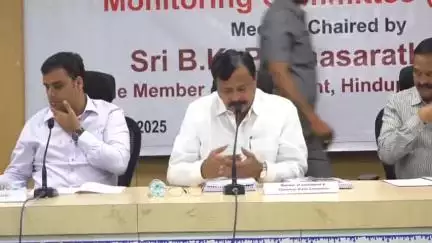 జిల్లాలో రహదారుల పునరుద్ధరణకు చర్యలు చేపట్టండి: ఎంపీ బీకే పార్థసారథి