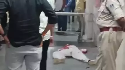 नरसिंहपुर: जिला अस्पताल में ट्रेनिंग के लिए आई छात्रा पर अज्ञात युवक ने चाकू से किया हमला, छात्रा की हुई मौत