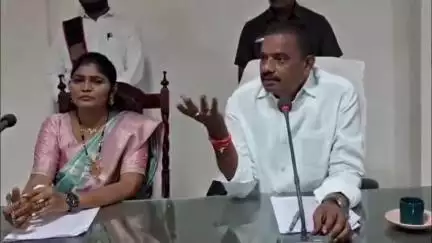 రాజమండ్రి సిటీ: రాబోయే పుష్కరాలు నాటికి కొవ్వూరును సుందరంగా తీర్చిదిద్దాలని మున్సిపల్ కౌన్సిలర్ల డిమాండ్