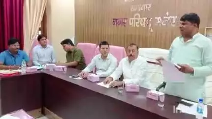 मनेर: मनेर नगर परिषद कार्यालय में विकास योजनाओं पर पार्षदों की बैठक
