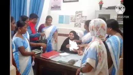 వర్ని: రుద్రూర్ సిహెచ్సిలో సమ్మె నోటీసును అందజేసిన ఆశా కార్యకర్తలు