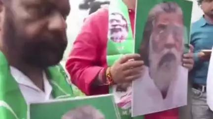 कांके: जेएमएम नेता और कार्यकर्ता धुर्वा स्थित भगवान जगन्नाथ मंदिर पहुंचे, शिबू सोरेन के जल्द स्वस्थ होने की कामना की