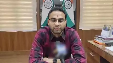 मंझनपुर: मोहर्रम पर बिना अनुमति नहीं होगा कोई जुलूस: कौशाम्बी डीएम ने दिए सख्त निर्देश, एक दिन में अनुमति देना अनिवार्य