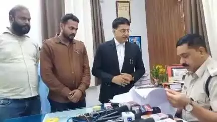 जबलपुर: आदिवासी की ज़मीन खरीदकर धोखाधड़ी की शिकायत, पीड़ित ने पुलिस अधीक्षक कार्यालय में की