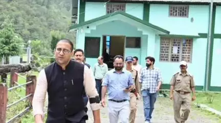 भटवाड़ी: जिला निर्वाचन अधिकारी ने भटवाडी ब्लाक में नामांकन, मतगणना कक्षों एवं स्ट्रांग रूम का किया निरीक्षण