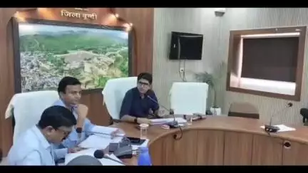 बूंदी: जिला कलेक्टर ने ग्रामीण विकास एवं पंचायत राज विभाग की योजनाओं की की समीक्षा