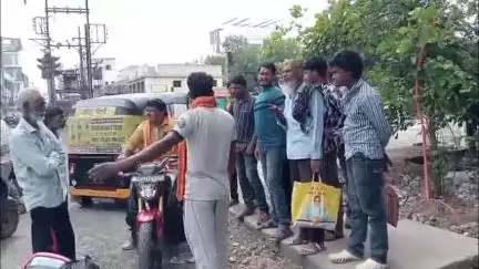 परभणी: शनिवार बाजार परिसरातील कामगारांना मिळेना लेबर कार्ड, कामगारांची तक्रार #jansamasya