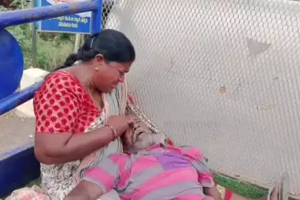 కొండపి: సింగరాయకొండ మండలం పాకాలలో ఉపాధి హామీ పనికి వెళ్లిన కూలీ గుండెపోటుతో మృతి