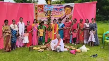 জামবনি: বাজেট 20 লাখ টাকা, খুঁটি পুজোর মধ্যে দিয়ে দুর্গাপুজোর প্রস্তুতি শুরু করল গিধনি পূর্বাশা সর্বজনীন দুর্গোৎসব কমিটি