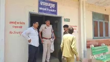 चरखी दादरी: काकड़ौली हुक्मी में सरपंच के खेत में बने कमरे में अज्ञात युवक ने लगाई फांसी, मौके पर पहुंची FSL टीम
