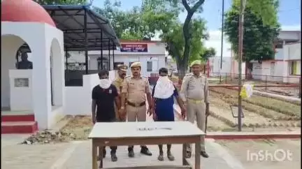 मिहींपुरवा: मोतीपुर पुलिस ने दो अभियुक्तों को एक देसी तमंचा 315 बोर, कारतूस, मोटरसाइकिल व नगदी के साथ किया गिरफ्तार