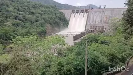 மேட்டுப்பாளையம்: பில்லூர் அணையில் இருந்து மூன்றாவது நாளாக தண்ணீர் திறப்பு