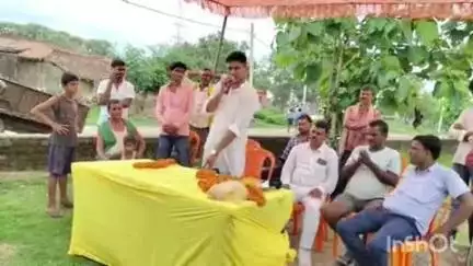 गुरारू: गिरधारा गांव में समाजसेवी द्वारा सामुदायिक विकास भवन का उद्घाटन