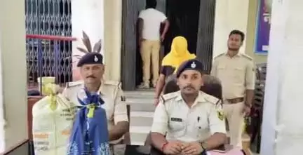 पूर्णिया पूर्व: पूर्णिया पुलिस ने 9,300 लीटर विदेशी शराब और 12,750 लीटर देशी शराब के साथ दो अभियुक्तों को किया गिरफ्तार
