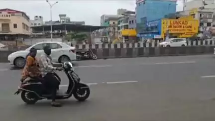 हवेली: पुणे नगर महामार्गावर खुळेवाडी येथे युटर्न घेताना दुचाकीवरील ज्येष्ठ नागरीकाला अज्ञात वाहनाने उडविले