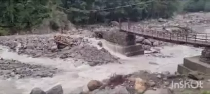 रुद्रप्रयाग: कठिन परिस्थितियों में भी प्रशासन की तत्परता नहीं रुकी, सोनप्रयाग से बनाया गया वैकल्पिक मार्ग